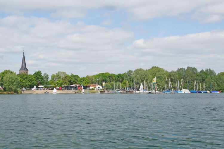 Floating 44 / Boot 7 / 4 Personen-Gebieden zomer 1km