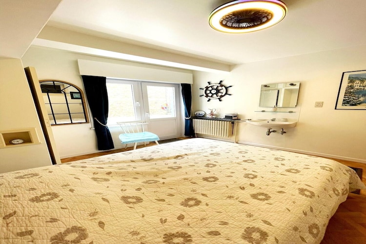 On the 1st floor: (Kitchen(electric kettle, toaster, coffee machine(cups), microwave, fridge-freezer, Blender), Living/diningroom(double sofa bed(140 x 200 cm), TV(digital)), bedroom(double bed(twin duvet, 140 x 200 cm)), bedroom(double bed(twin duvet, 140 x 200 cm)), bathroom(shower, washbasin), toilet(toilet), Internet access)\n\nEntrance(Elevator), balcony, heating(gas), terrace, ironing board, iron