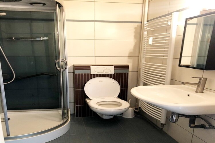 RAP2 0101/ 1D-Bathroom