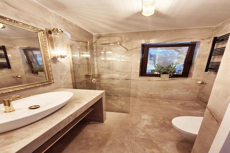   Dom wakacyjny z sauną i jacuzzi dla 4 os