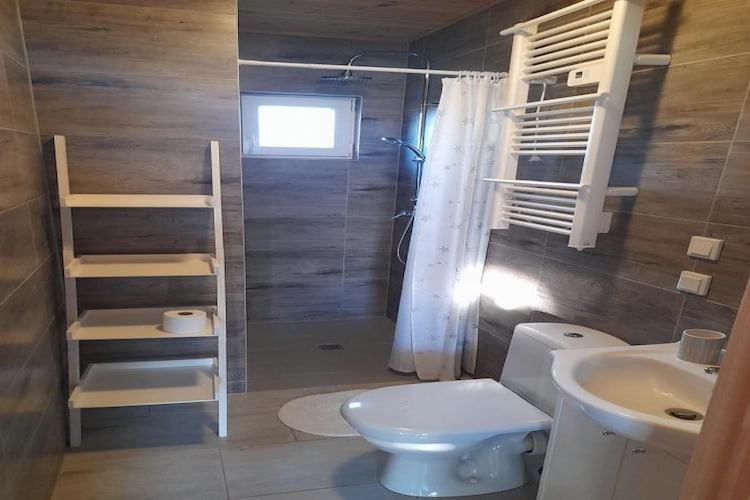 	Parterowe domki wakacyjne dla 5 osób Sarbinowo-Bathroom