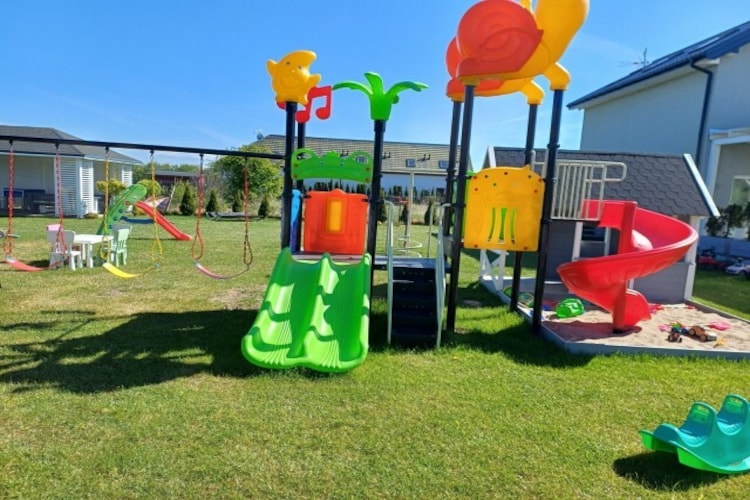 	Parterowe domki wakacyjne dla 5 osób Sarbinowo-Gardens summer