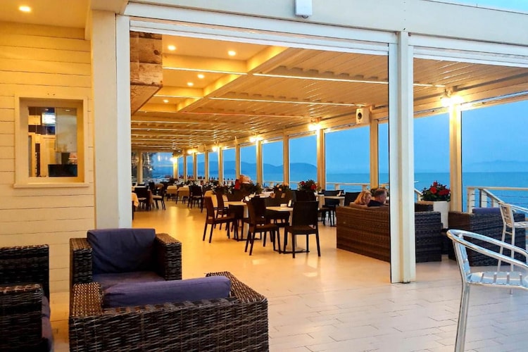 Holiday resort Riva degli Etruschi San Vincenzo-Ville Comfort  Trilo-SANGIOVETO 200 m dal mare-Woonkamer