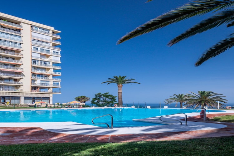 908 Torre-Schwimmbad