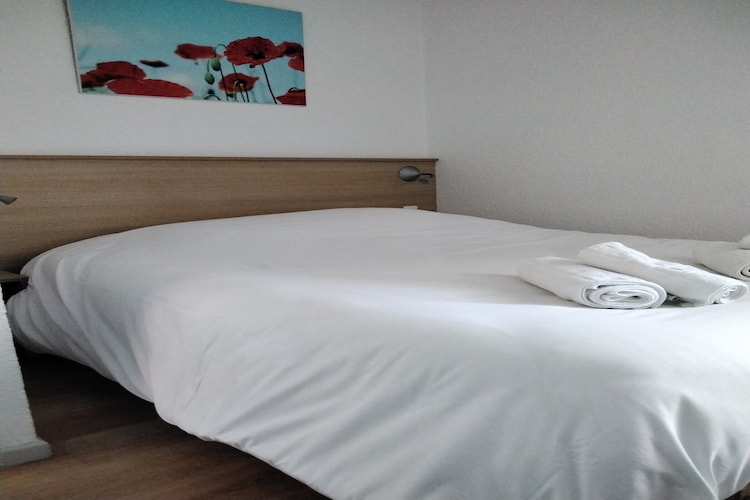 Gîte 4 Pièces 7 Personnes 1 bébé 2 salles d'eau / SAALES PEA 25-Slaapkamer