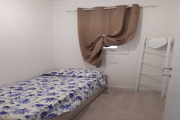 TRILO 1 LI RUSSI-Slaapkamer