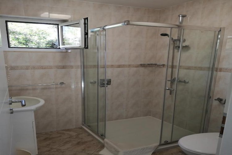 Lumbarda Resort Apartments - Superior Two bedroom Apartment with Mountain View  E1-Bathroom