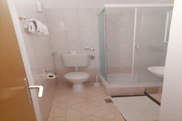 Apartments Libertas - Studio with Balcony and Sea View -  (8)-Bathroom