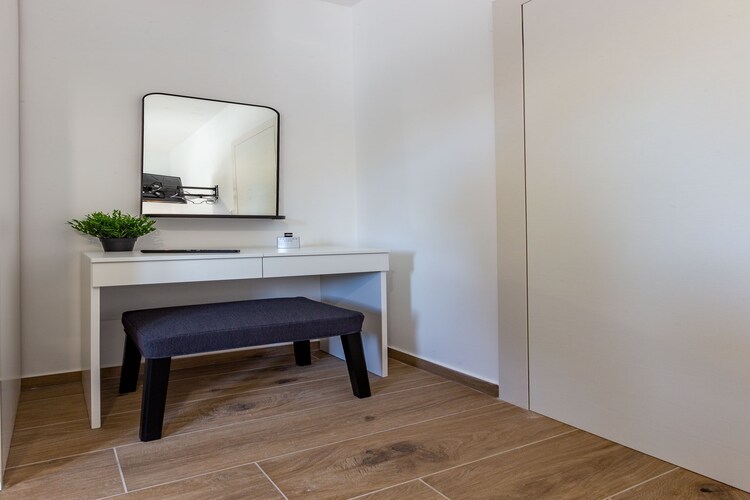 Exquisite Prestige Luxury Apartments with Shared Pool - Comfort Two Bedroom Apartment with Balcony (owner 6)