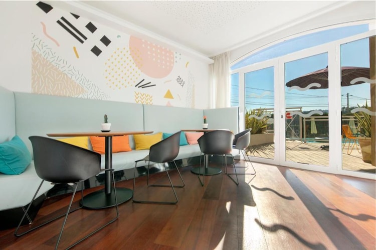 Adonis Mougins T2-Hall & reception