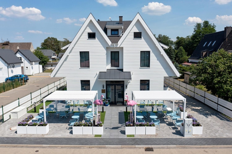 Apartament z balkonem na pierwszym piętrze