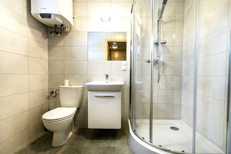 Piętrowe domki wakacyjne w Pleśnej-Badkamer