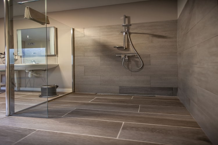 Luxe appartement Nous - nr 7-Badkamer