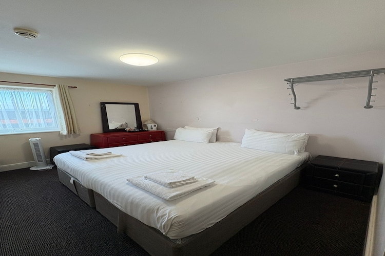 GO2 Gloucester Hotel by OYO  Twin Room