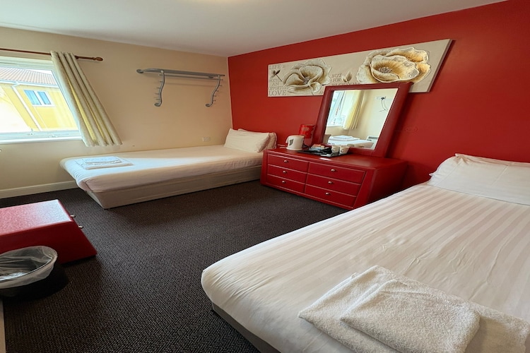 GO2 Gloucester Hotel by OYO  Twin Room-Chambre