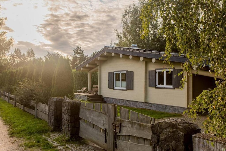 Dom wakacyjny z sauną nad jeziorem-Buitenlucht