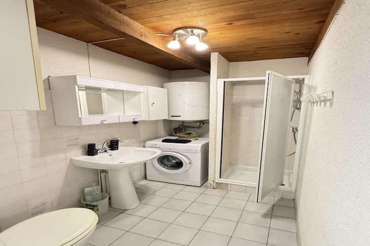 60 Maison avec terra-Badkamer