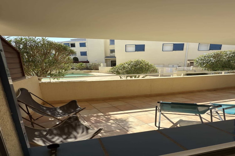 81 MAYER-Terrasse / balcon