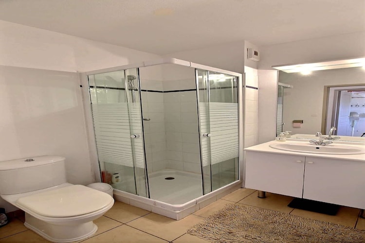 169 SAVARY-Badkamer
