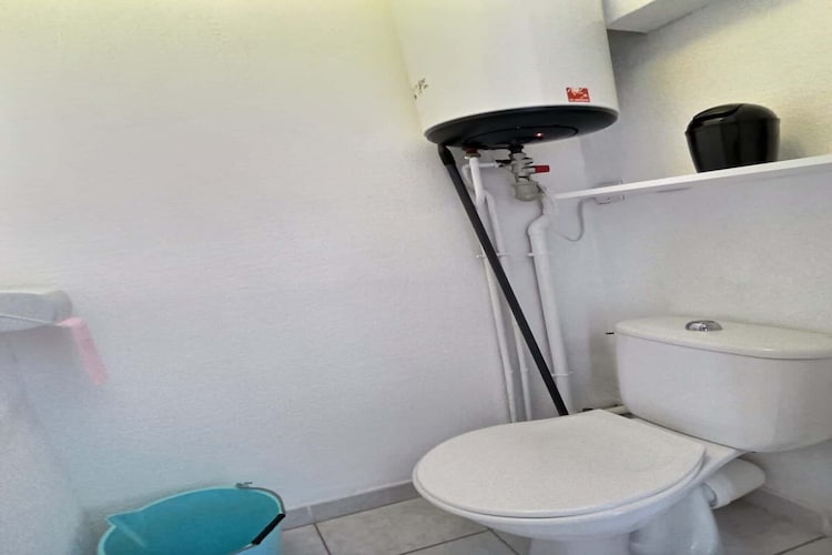 LOU 180 DESSELLE-Badkamer