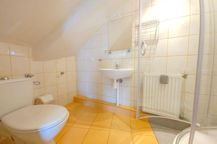 Pokój 2 osobowy nr 6 - widok na Zalew-Bathroom