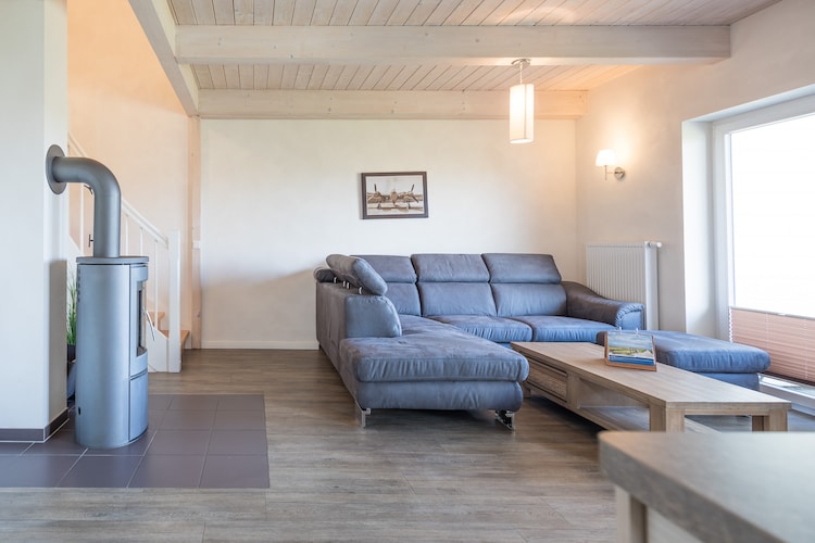 Ferienhaus Trottellumme-Woonkamer