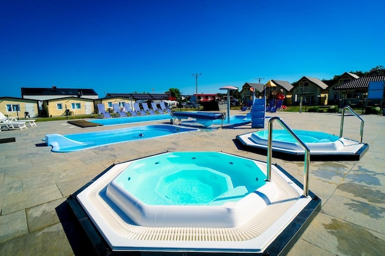 Domek piętrowy 6-osobowy Ustronie Morskie-Swimming pool