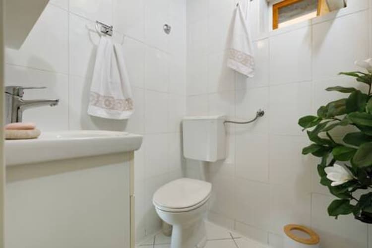 Holiday Home Lišnjak - Three Bedroom Holiday Home with Pool-Badezimmer