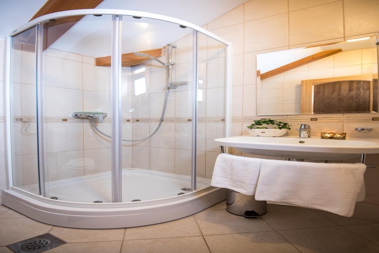 Apartments Zavala- Apartment 1-Badezimmer