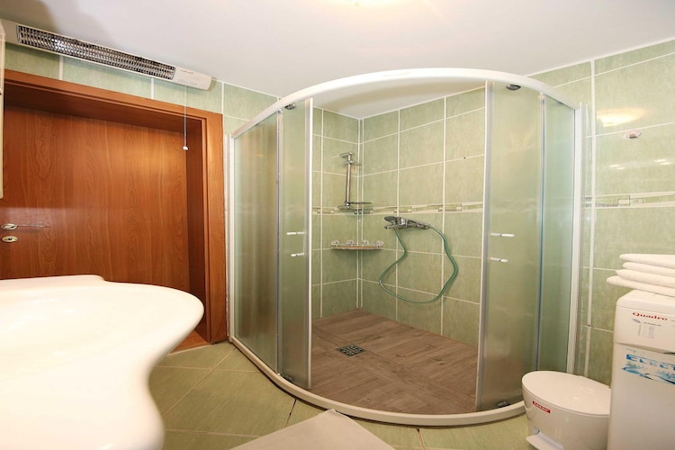 Sea view Villa Danica-Badkamer