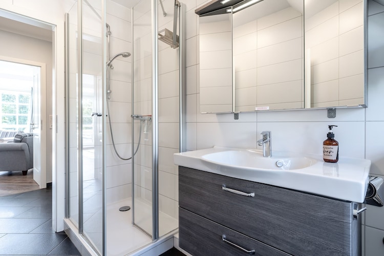 FeWo Rungholt-Badkamer