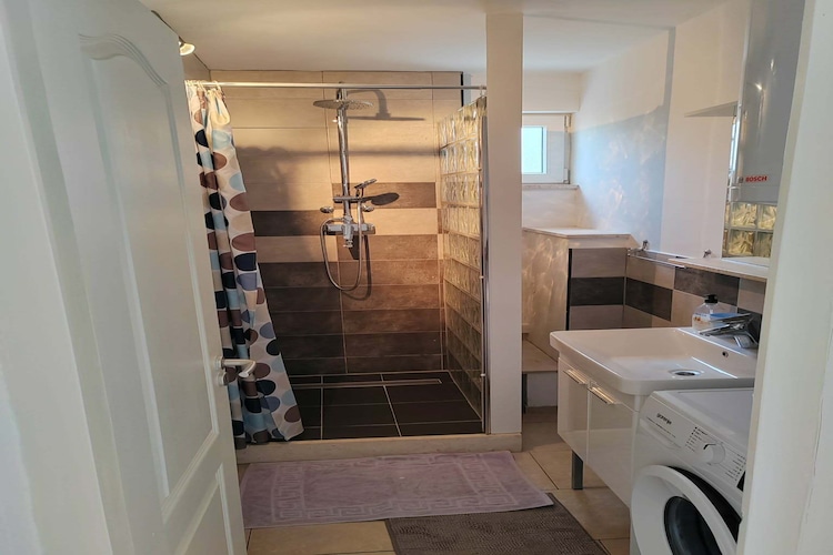 Apartments Lighthouse - (A5) ThreeBedroom Apartment with Private Garden - Bathroom