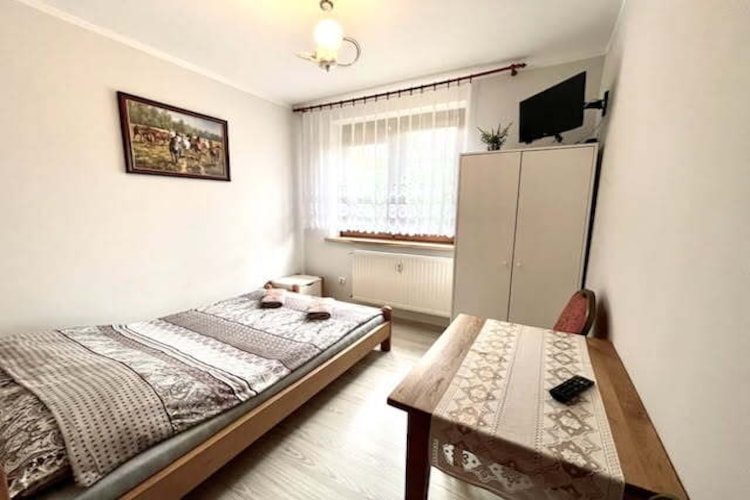 Ground floor: (Kitchen(shared with other guests, 25 m2)(TV, dining table, electric kettle, boiling water tap, cooker, microwave, fridge-freezer))\n\nOn the 1st floor: (Living/bed room(double bed, TV(satellite), dining table), bathroom(shower, washbasin, toilet))\n\nInternet access, sauna(paid), garden(shared with other guests, fenced, landscaped garden), garden furniture, BBQ, parking, play equipment