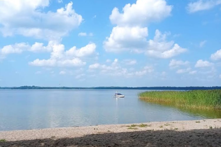 Dom wakacyjny nad jeziorem dla max 8 osób Stare Wierzchowo - Gebiete Sommer 1 km