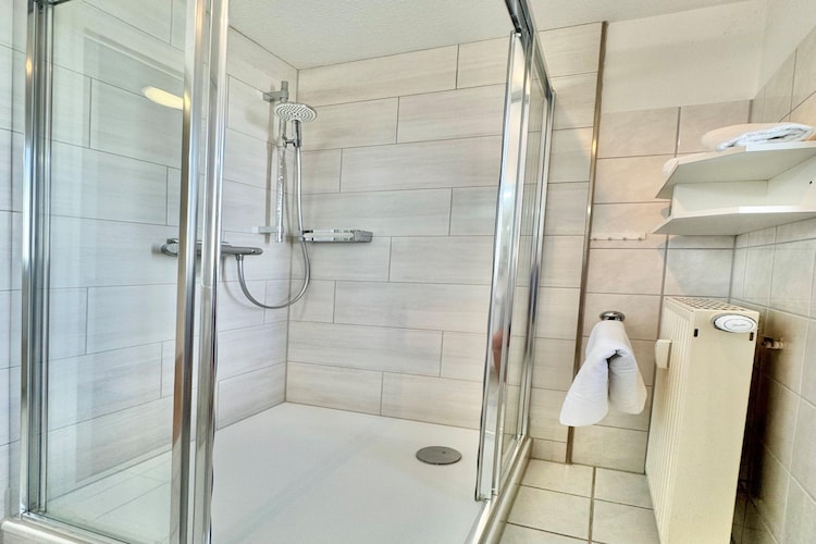 Typ P - Studio Nr 611 im Seepark Sellin - Badkamer