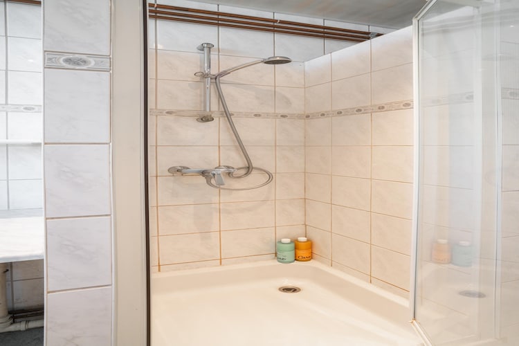 FR135-5L - Badkamer