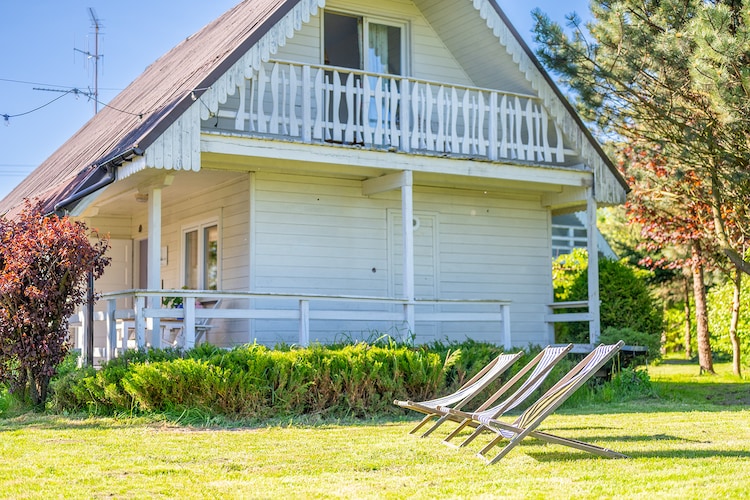 Domek KWIATOWY Bobolin - Exterior in summer