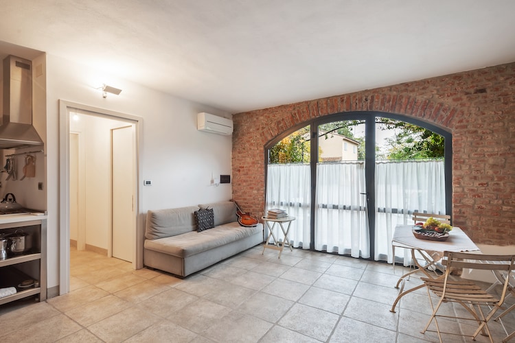 Pittoresk appartement in Stagno Lombardo met een tuin