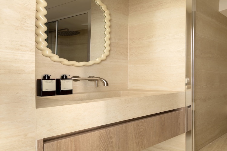 DB-44-DIDOT - Bathroom