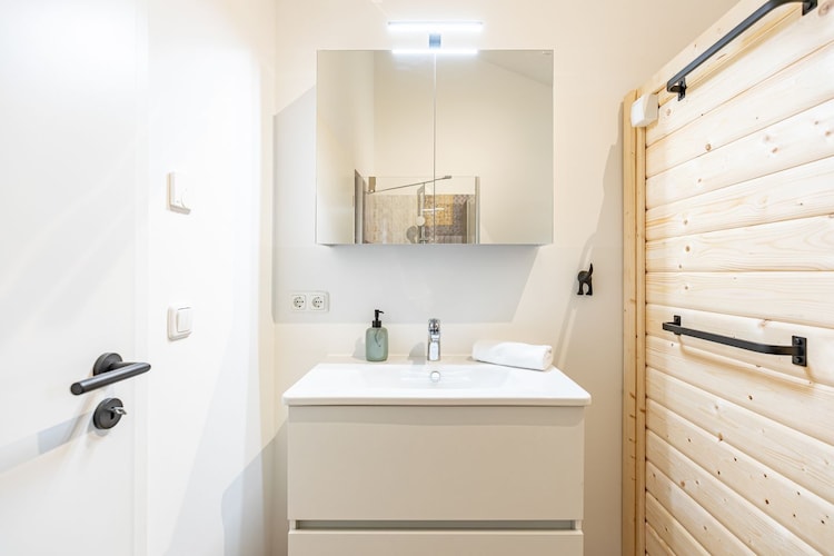 Ferienhaus in Kating - Huus Spatz - Badezimmer