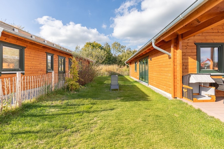 Ferienhaus in Kating - Huus Uul - Garten Sommer