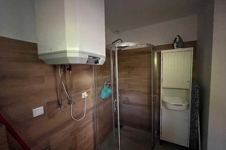 Tumilo mały domek - Badkamer