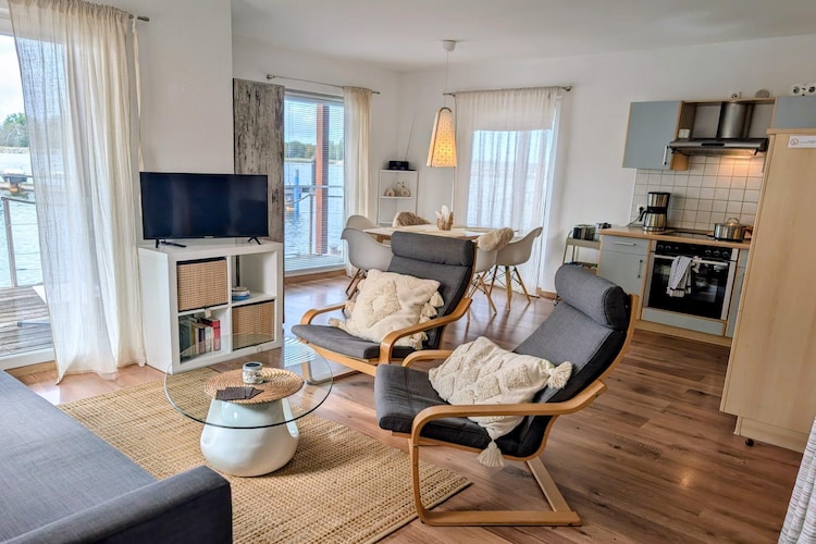Floating House 4 - Rügen / 4 Personen