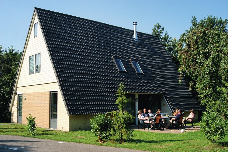 Vrijstaande villa met open haard, 4 badkamers, bij golfbaan