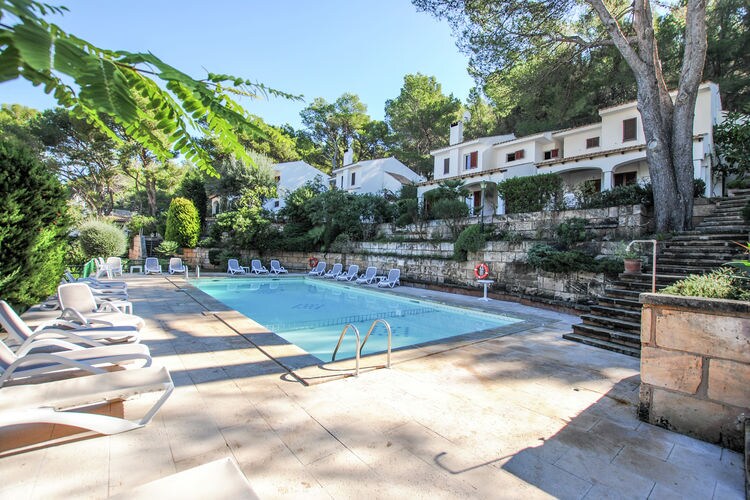 Comfortabel vakantiehuis in Cala de Sant Vicenç met zwembad
