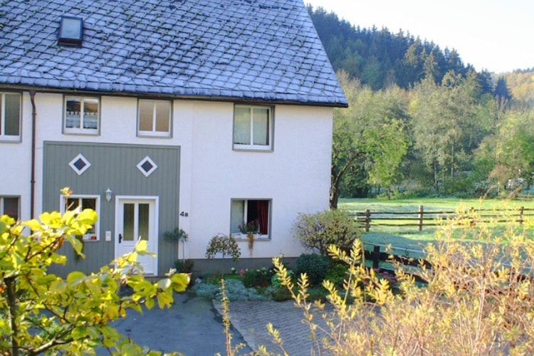 Modern Apartment met eigen terras gelegen tussen Willingen en Winterberg