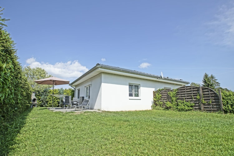 Mönkebude - Ferienwohnung Mit Terrasse - Urlaub Am