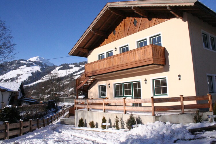 Sfeervolle villa met terras in Tirol en vlak bij skigebied