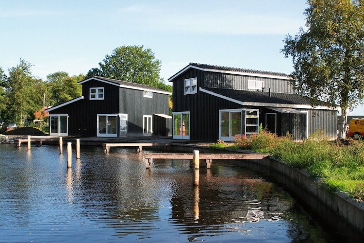 Comfortabele villa met combimagnetron, vlakbij Terherne