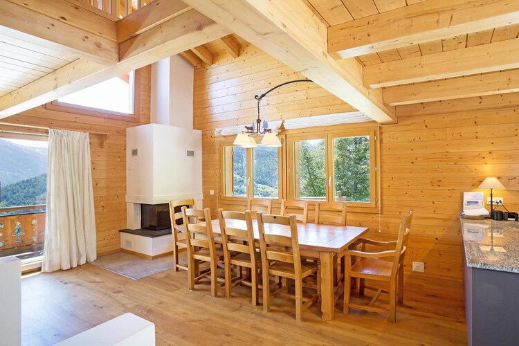 Chalet Mountain Star